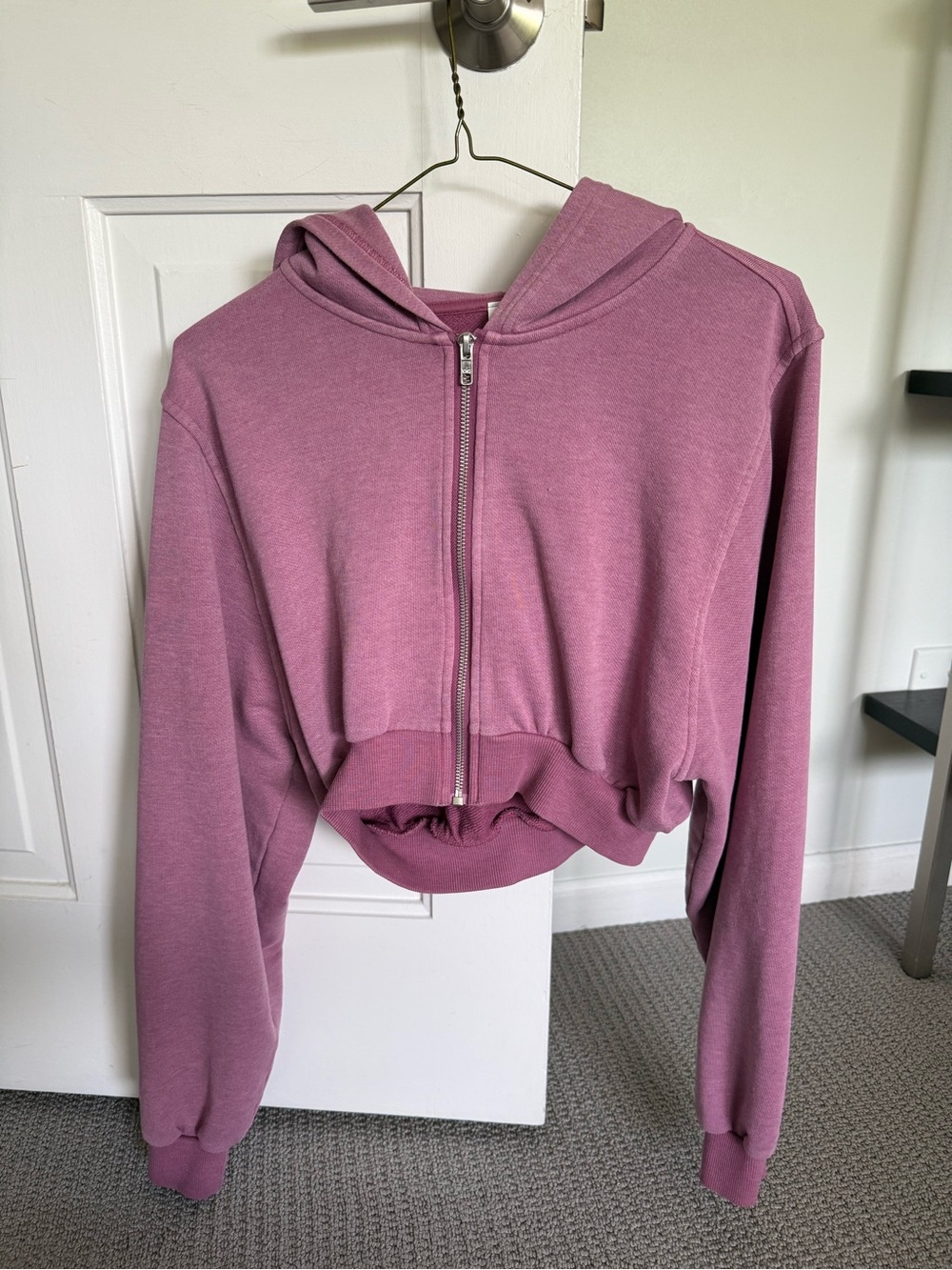 ALO Yoga Sweet Escape Crop Zip Up Hoodie, excellent cond, barely worn